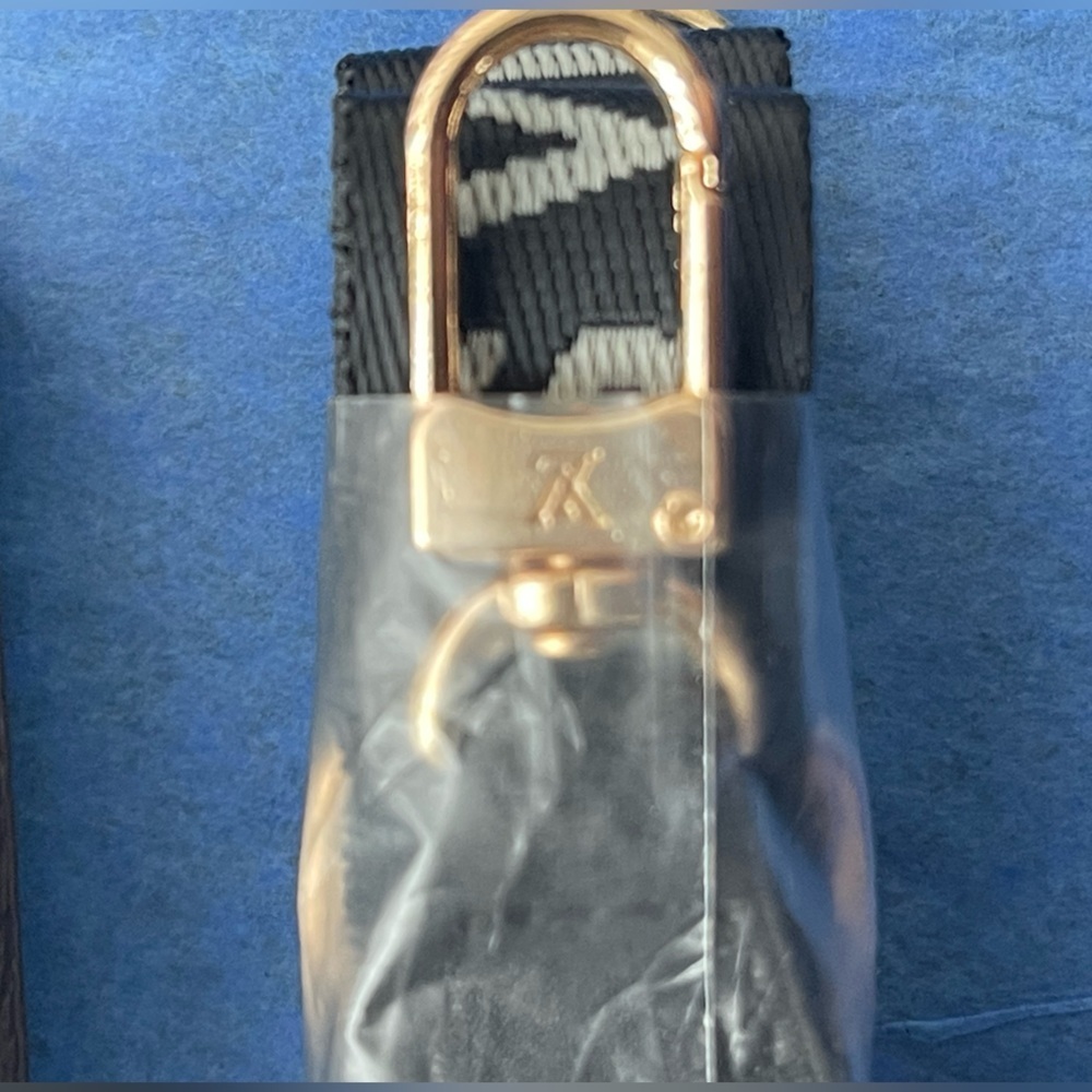 iPhone 15 normal crossbody-wallet Brown and Black Phone Case. - Picture 8 of 13